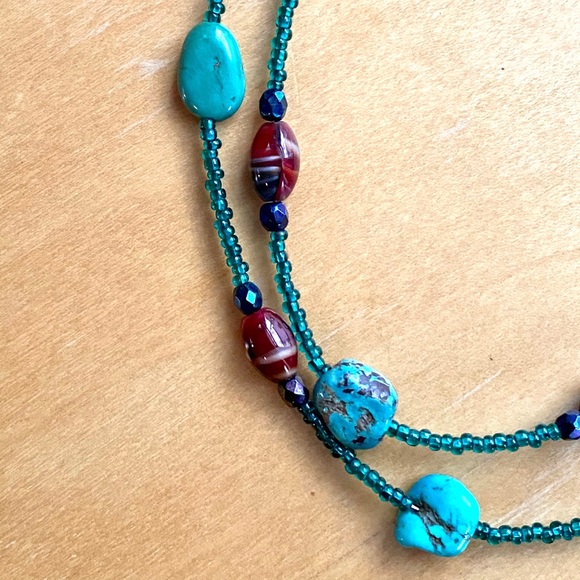 Turquoise and glass bead necklace - Picture 7 of 8